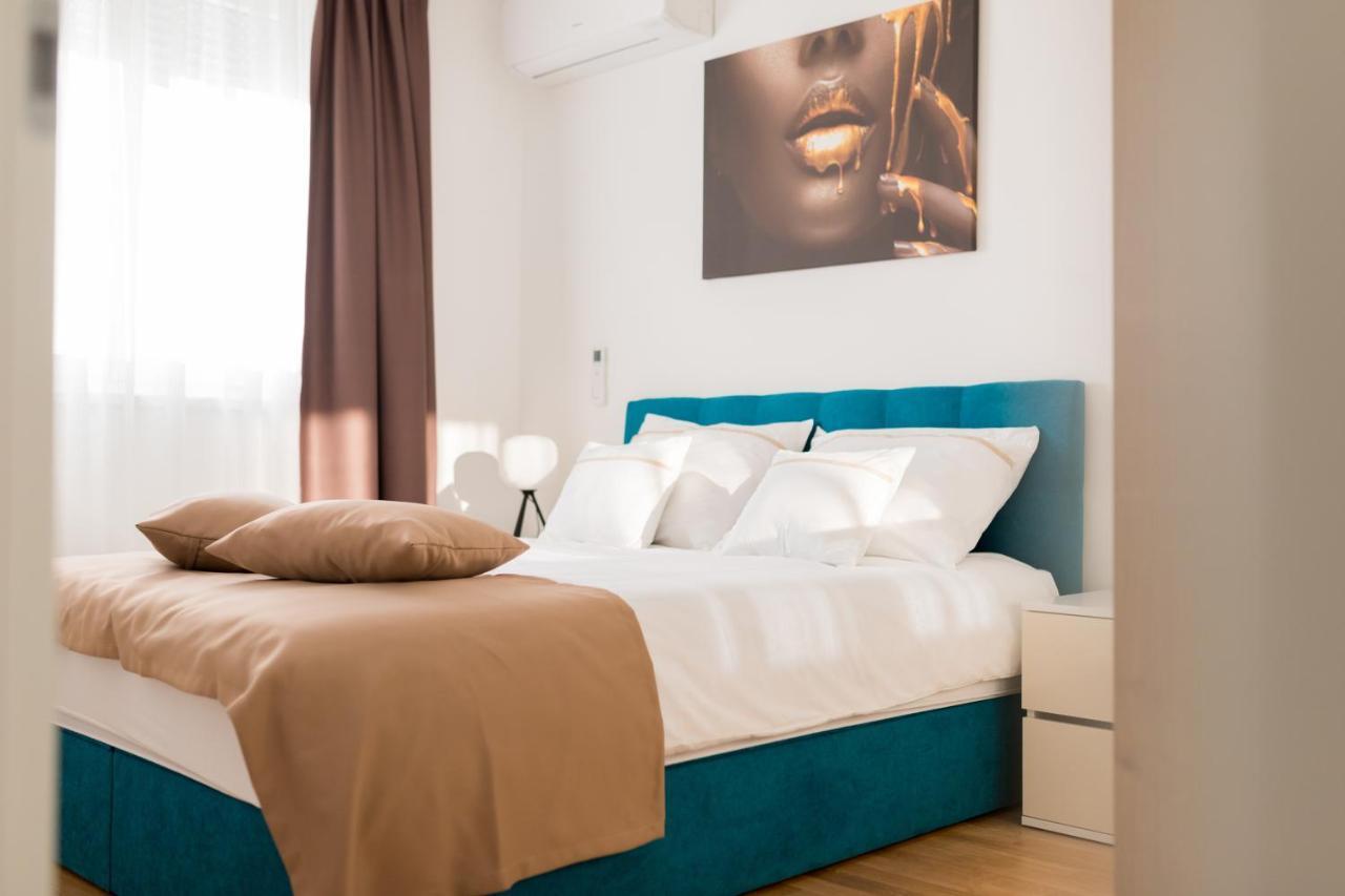 Ruby Apartment *